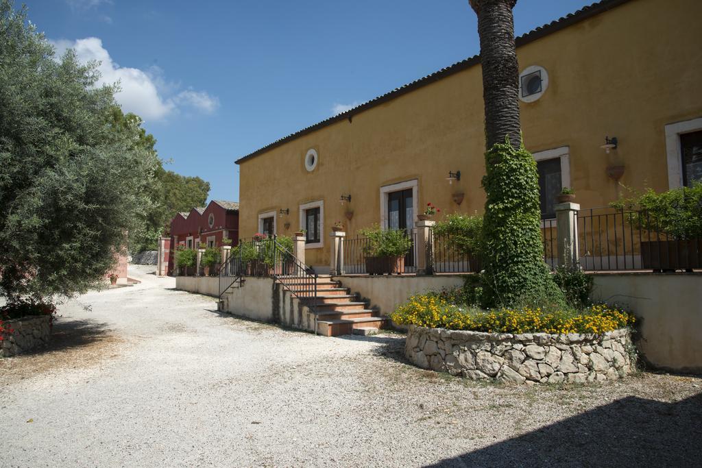 Agriturismo Borgo Degli Ulivi Canicattini Bagni Екстериор снимка