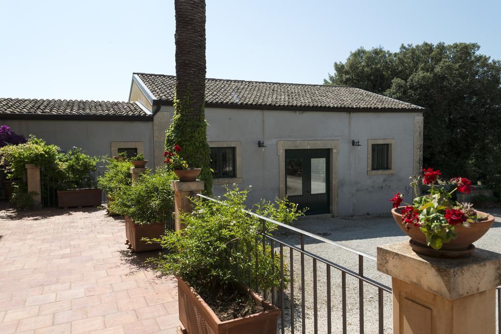 Agriturismo Borgo Degli Ulivi Canicattini Bagni Екстериор снимка